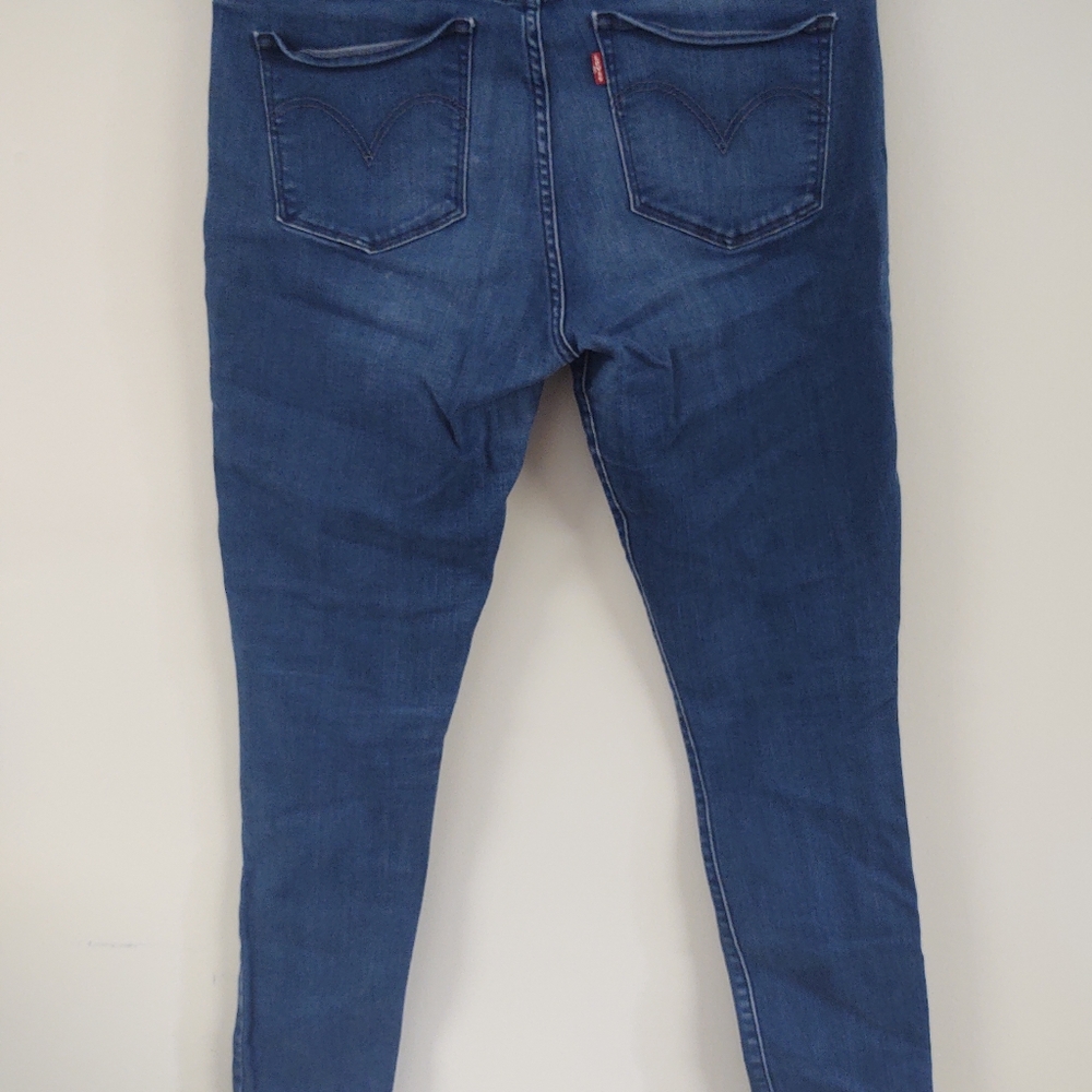 Levi Skinny Jeans - Picture 3 of 3
